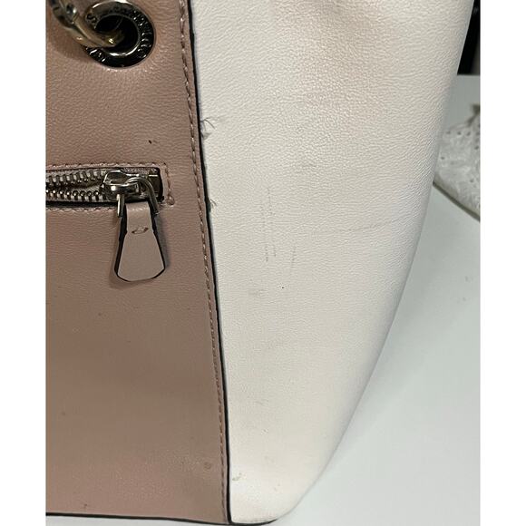 Guess Classic Y2K Beige & White tote with Black Straps and Charms. Travel, Work - Picture 6 of 10